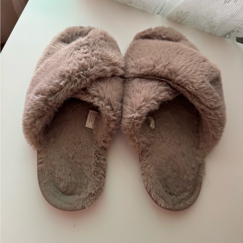 Well Worn House Slippers Size 8
